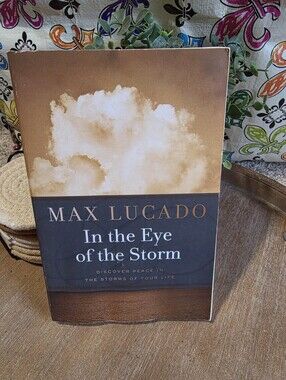 In the Eye of the Storm Paperback - Max Lucado (Thomas Nelson)